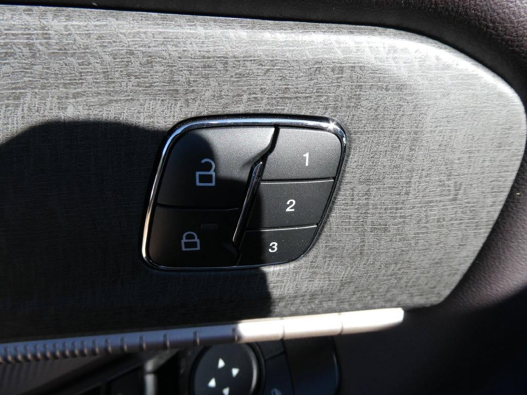 2027 Ford Explorer Platinum 4WD