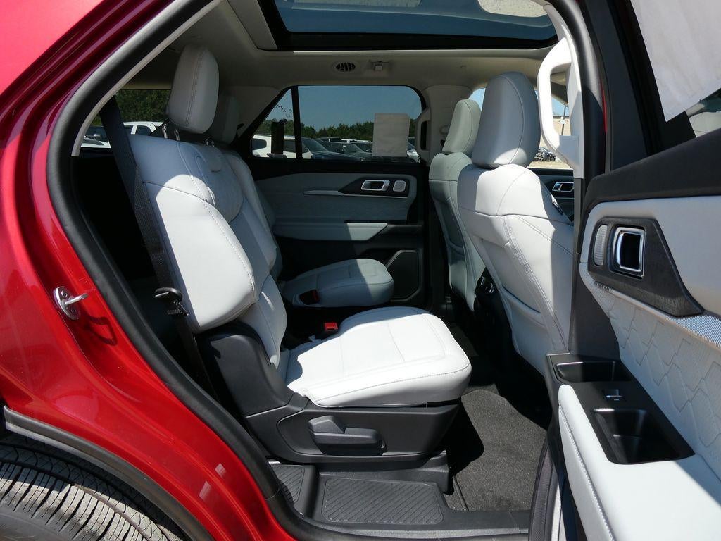 2026 Ford Explorer Platinum 4WD