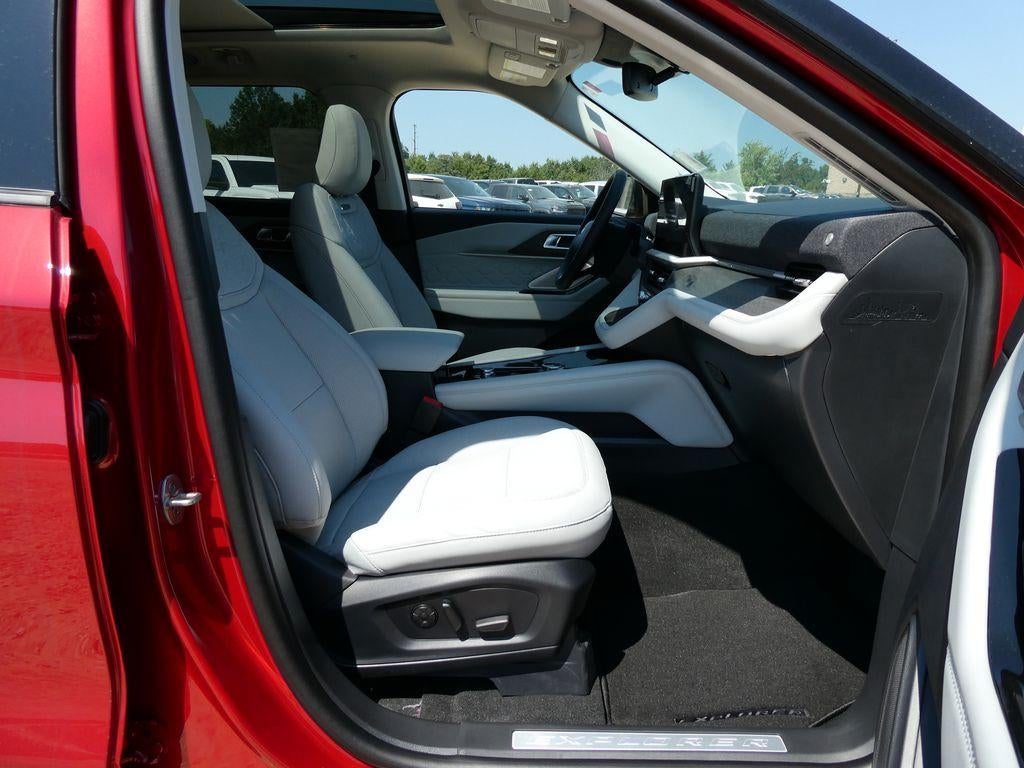 2026 Ford Explorer Platinum 4WD