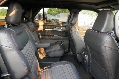 2025 Ford Explorer ST-Line 4WD