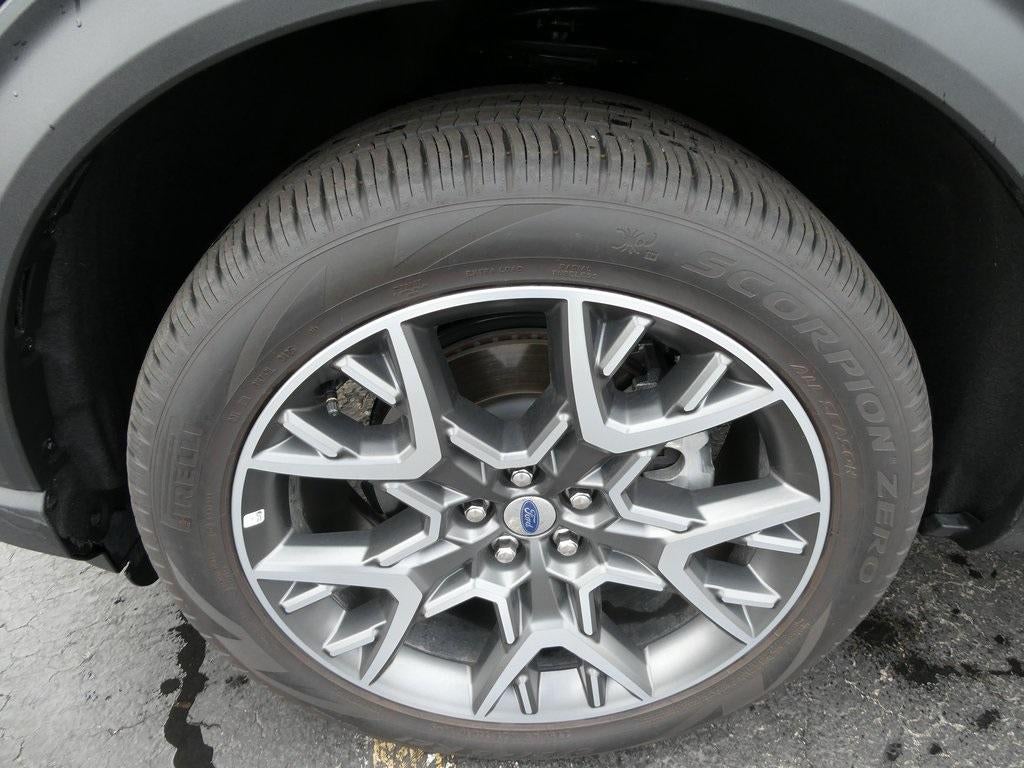 2025 Ford Explorer Platinum 4WD