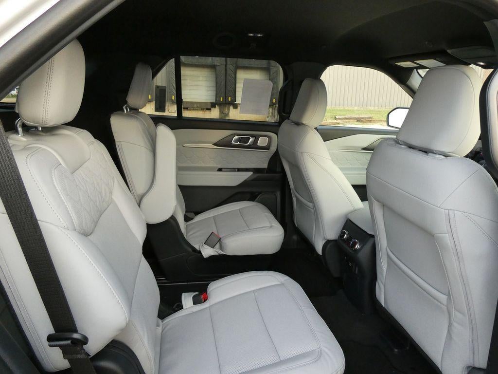 2027 Ford Explorer Platinum 4WD