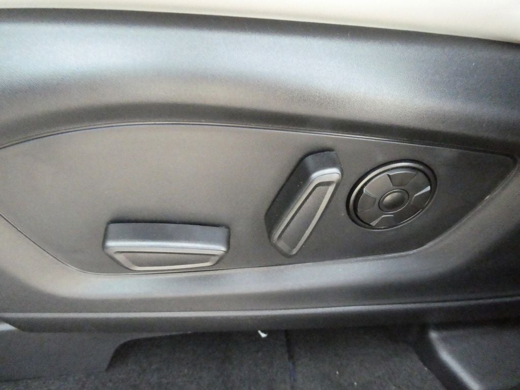 2027 Ford Explorer Platinum 4WD