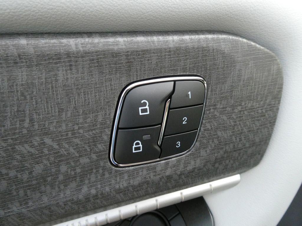 2027 Ford Explorer Platinum 4WD