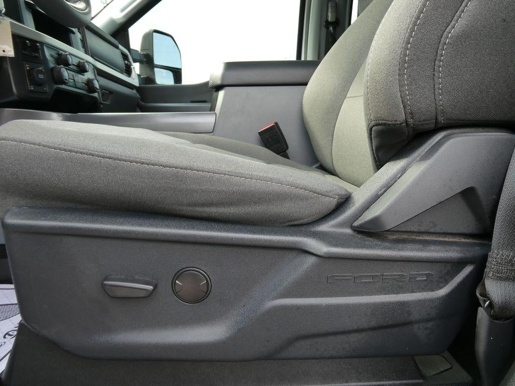 2024 Ford Super Duty F-250 SRW XLT 4WD Crew Cab 6.75' Box