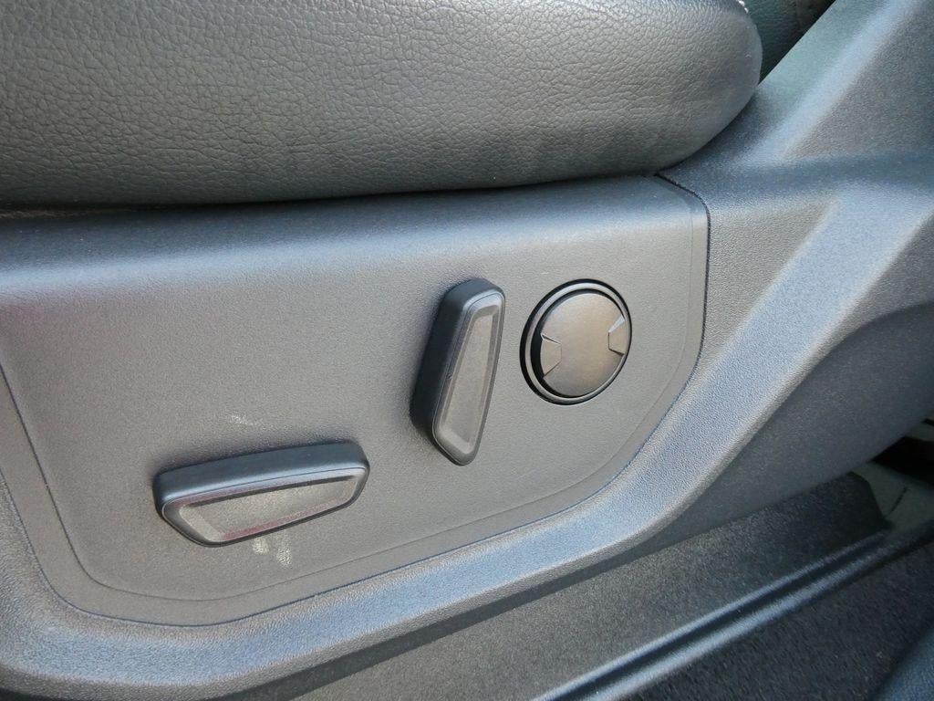 2022 Ford Super Duty F-250 SRW LARIAT 4WD Crew Cab 6.75' Box