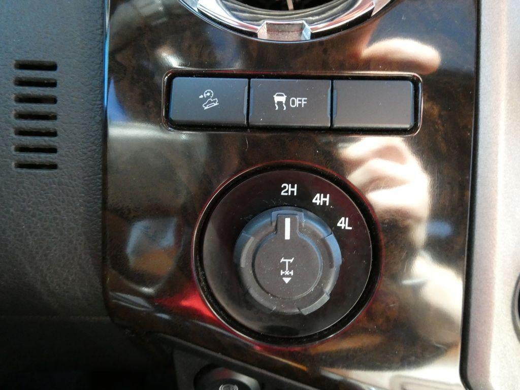 2016 Ford Super Duty F-250 SRW 4WD Crew Cab 6-3/4 Ft Box Platinum