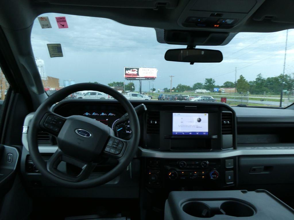 2026 Ford Super Duty F-250 SRW XL 4WD Crew Cab 6.75' Box
