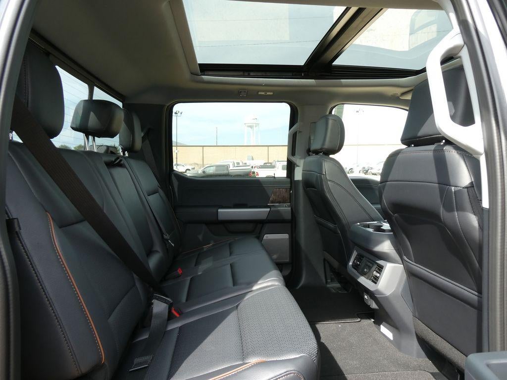 2027 Ford Super Duty F-250 SRW LARIAT 4WD Crew Cab 6.75' Box