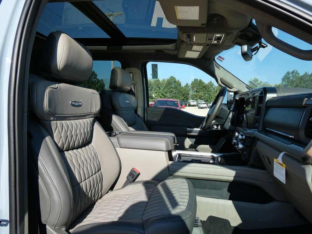 2027 Ford Super Duty F-250 SRW Platinum 4WD Crew Cab 6.75' Box