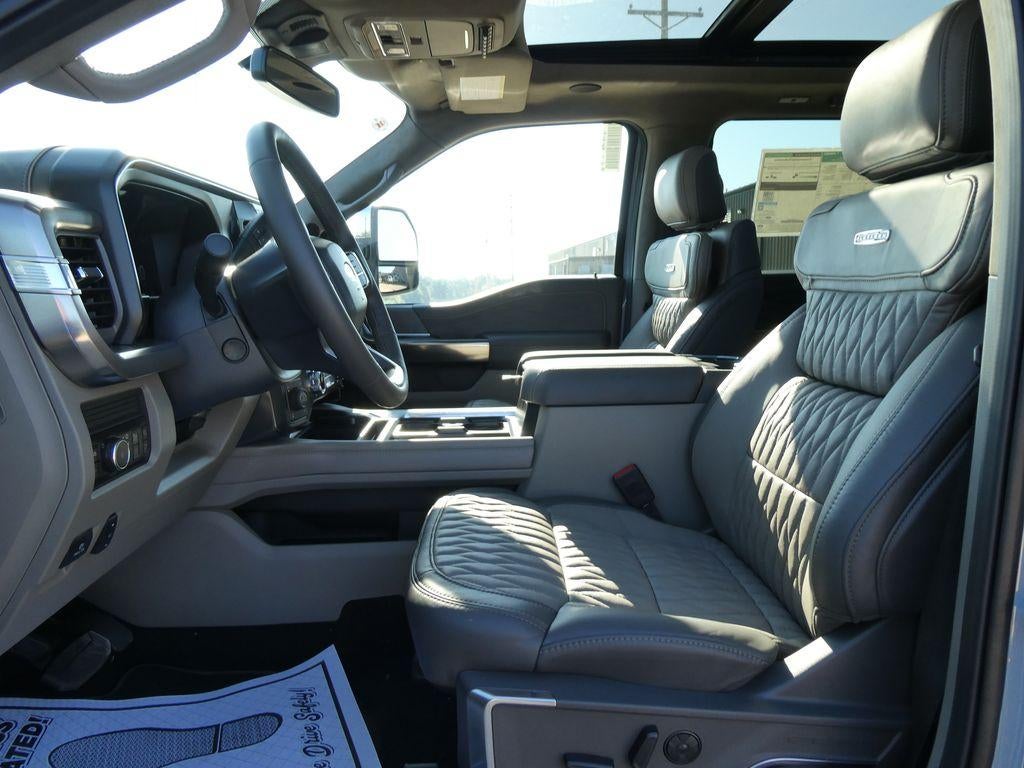2027 Ford Super Duty F-250 SRW Platinum 4WD Crew Cab 6.75' Box