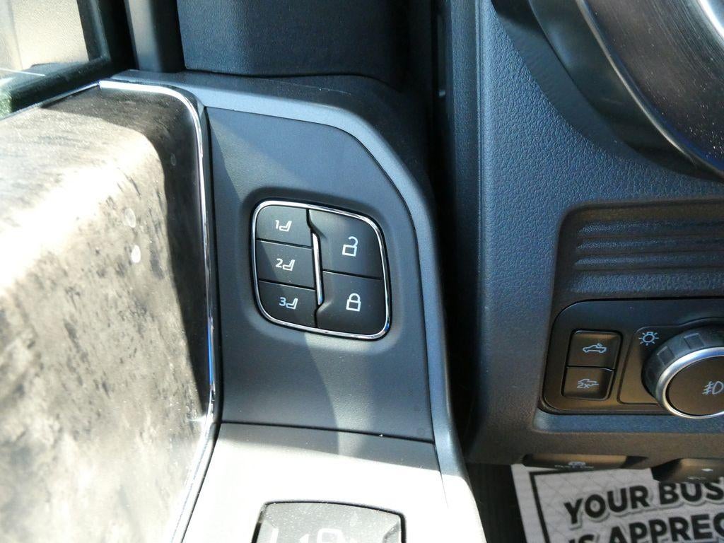2026 Ford Super Duty F-250 SRW LARIAT 4WD Crew Cab 6.75' Box