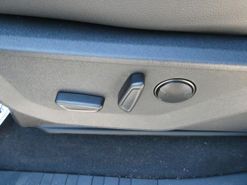 2026 Ford Super Duty F-250 SRW LARIAT 4WD Crew Cab 6.75' Box