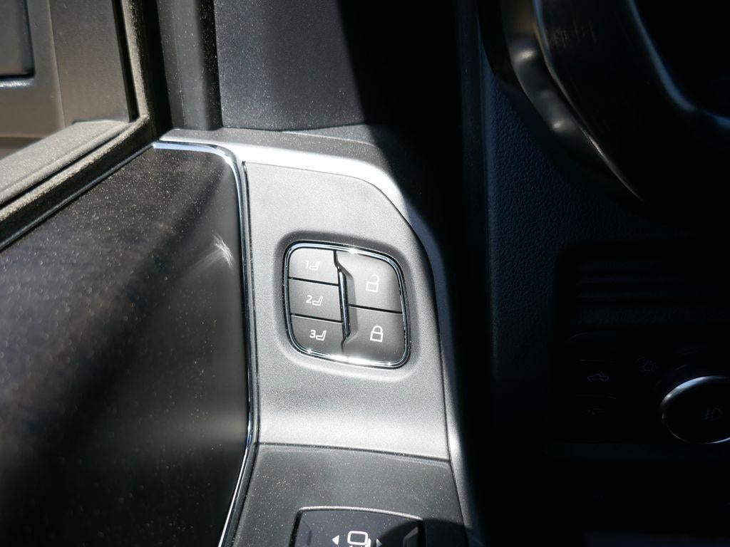 2026 Ford Super Duty F-250 SRW LARIAT 4WD Crew Cab 6.75' Box