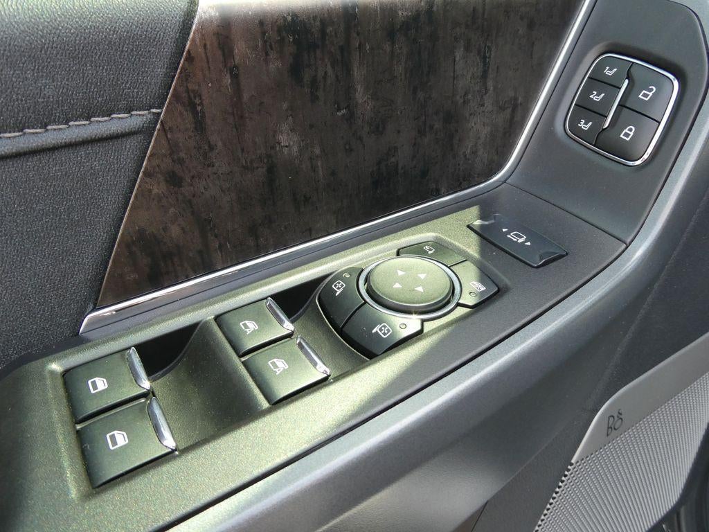 2023 Ford Super Duty F-250 SRW LARIAT 4WD Crew Cab 6.75' Box