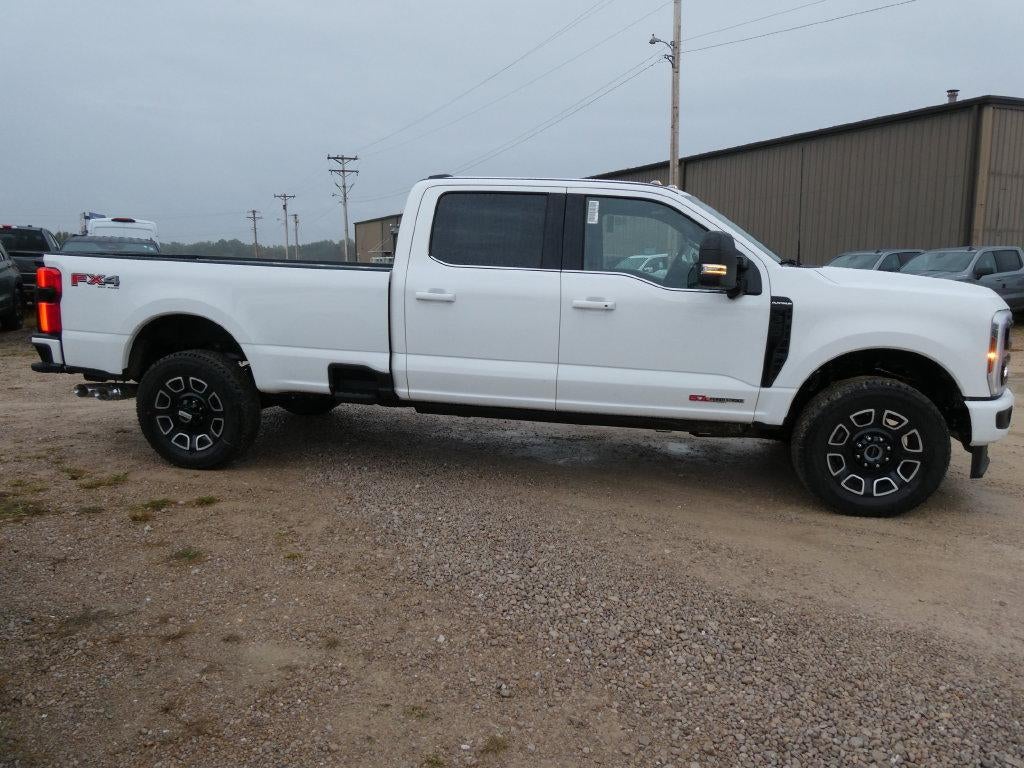 2027 Ford Super Duty F-350 SRW Platinum 4WD Crew Cab 8' Box