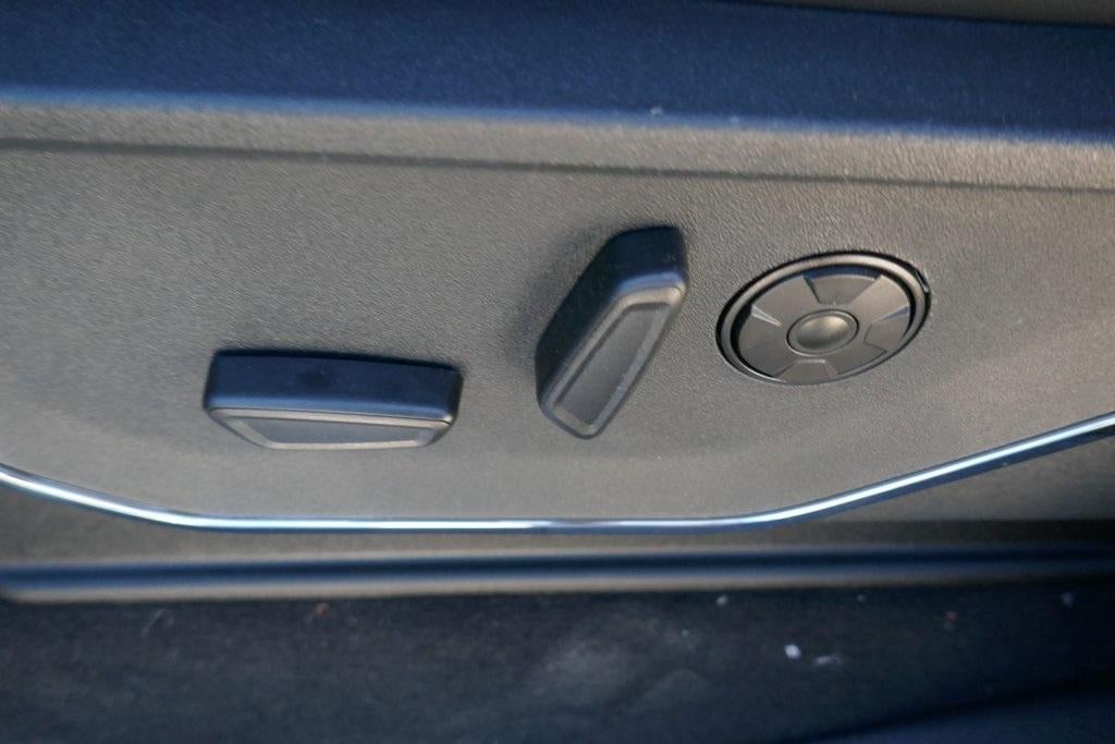 2026 Ford Super Duty F-350 SRW Platinum 4WD Crew Cab 8' Box