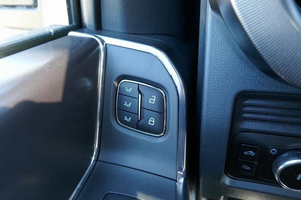 2026 Ford Super Duty F-350 SRW Platinum 4WD Crew Cab 8' Box