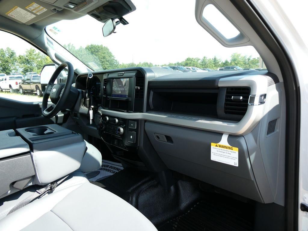 2026 Ford Super Duty F-350 SRW XL 4WD Crew Cab 6.75' Box