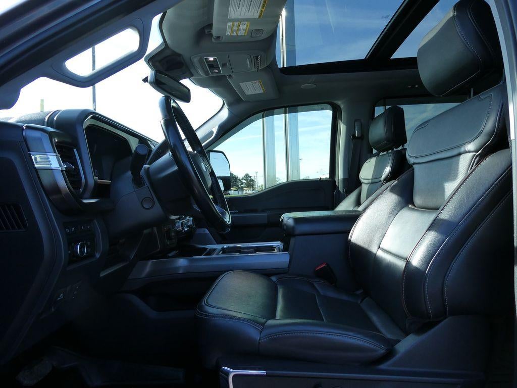 2023 Ford Super Duty F-350 SRW LARIAT 4WD Crew Cab 6.75' Box