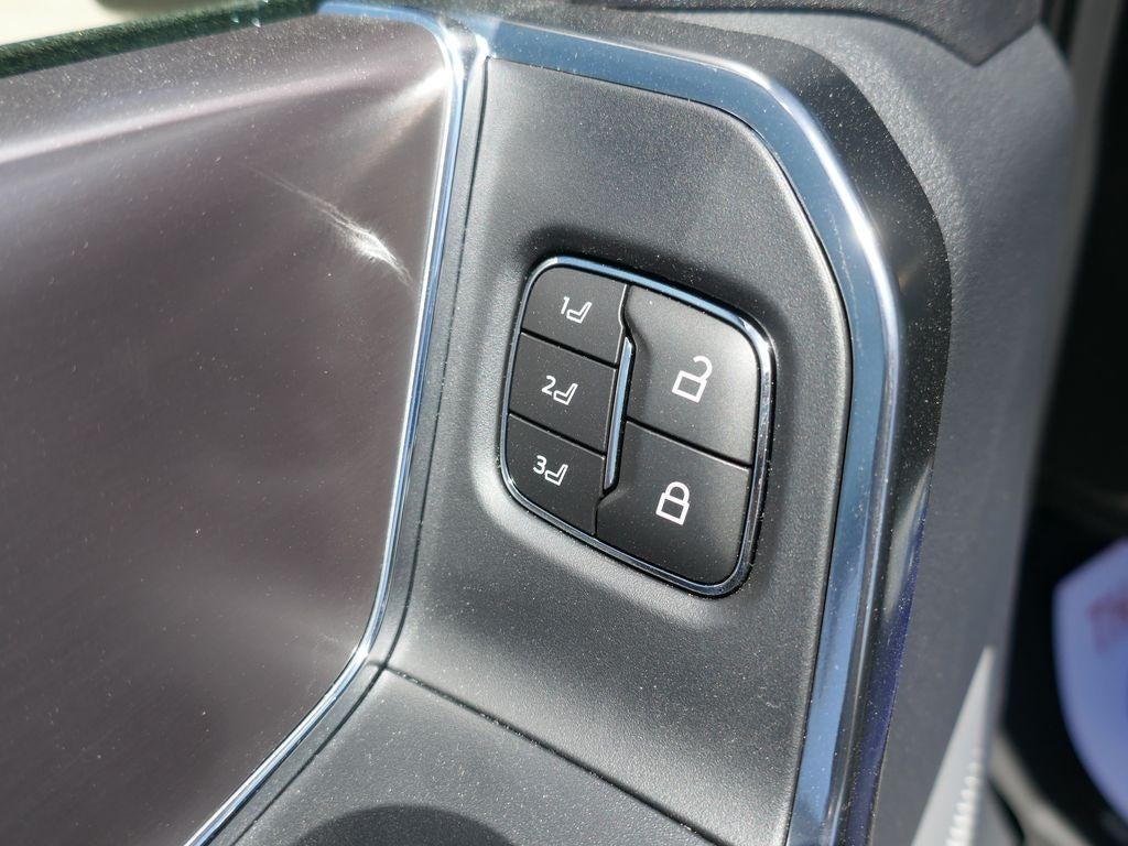 2026 Ford Super Duty F-350 SRW Platinum 4WD Crew Cab 8' Box