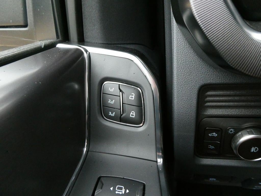 2026 Ford Super Duty F-350 SRW Platinum 4WD Crew Cab 6.75' Box