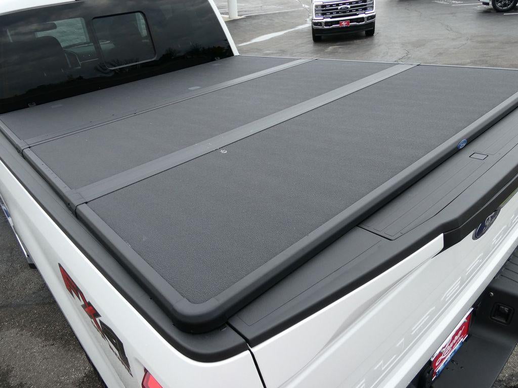 2022 Ford Super Duty F-350 SRW LARIAT 4WD Crew Cab 6.75' Box