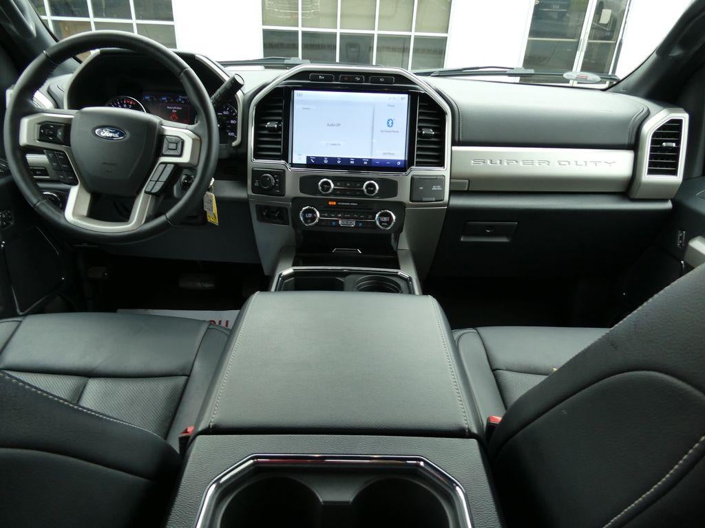 2022 Ford Super Duty F-350 SRW LARIAT 4WD Crew Cab 6.75' Box