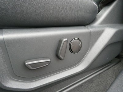 2022 Ford Super Duty F-350 SRW LARIAT 4WD Crew Cab 6.75' Box