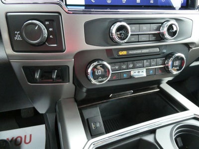 2022 Ford Super Duty F-350 SRW LARIAT 4WD Crew Cab 6.75' Box