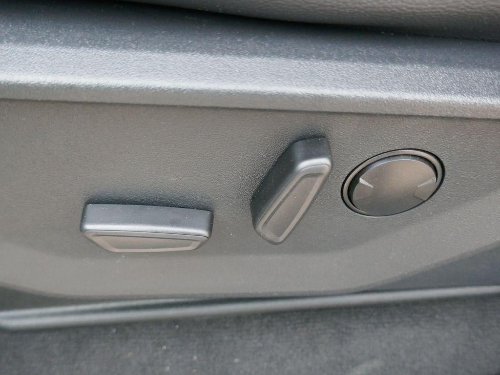 2026 Ford Super Duty F-350 SRW LARIAT 4WD Crew Cab 8' Box