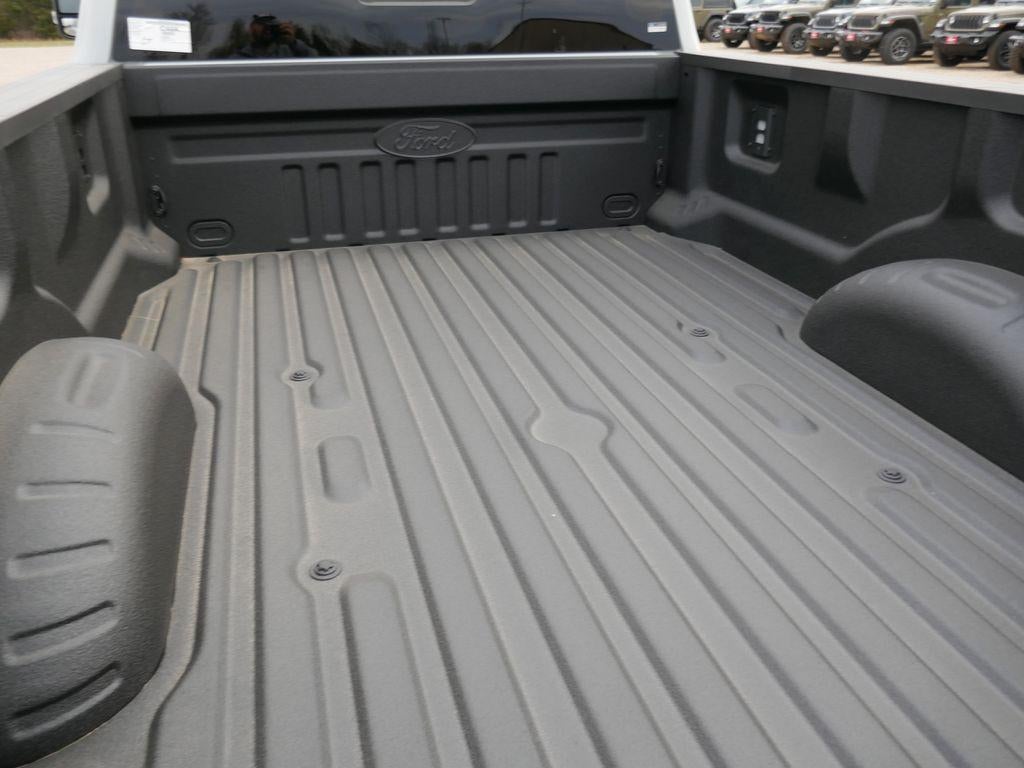 2026 Ford Super Duty F-350 SRW LARIAT 4WD Crew Cab 8' Box