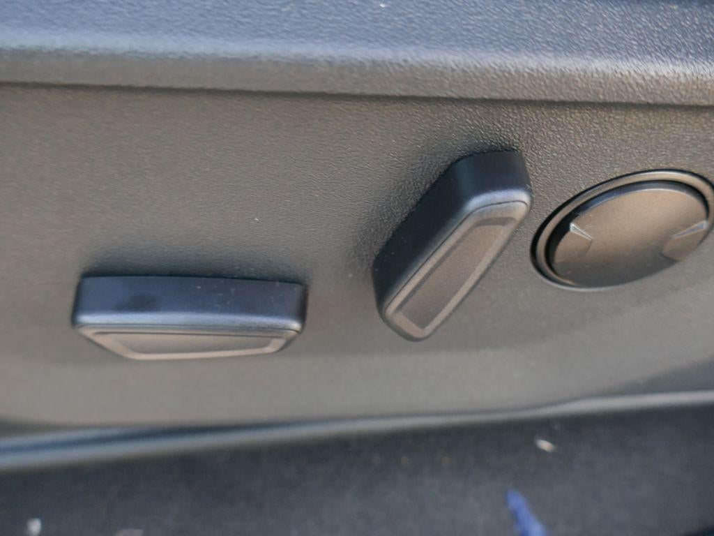 2026 Ford Super Duty F-350 SRW LARIAT 4WD Crew Cab 8' Box