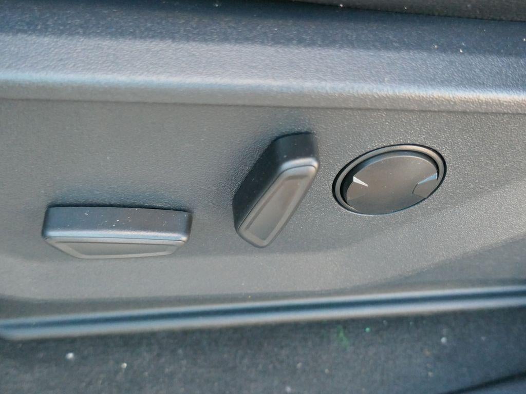 2026 Ford Super Duty F-350 SRW LARIAT 4WD Crew Cab 8' Box