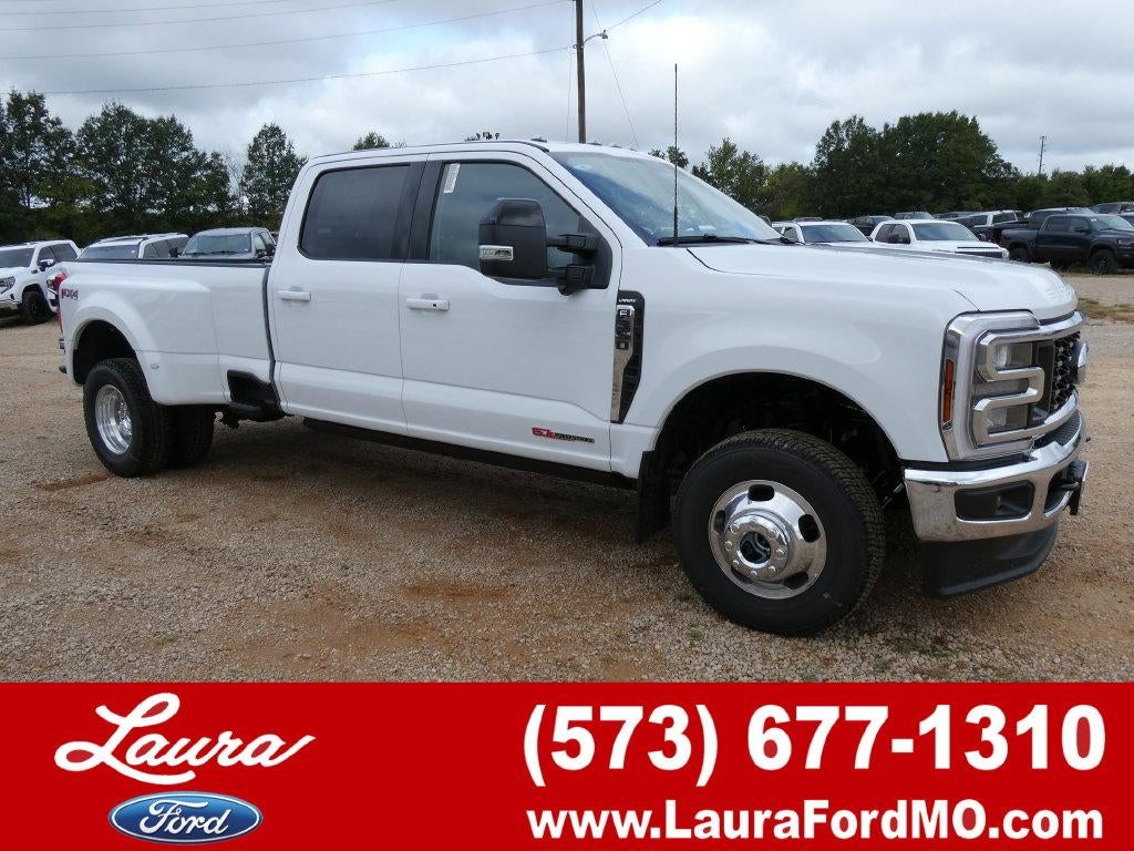 2027 Ford Super Duty F-350 DRW LARIAT 4WD Crew Cab 8' Box