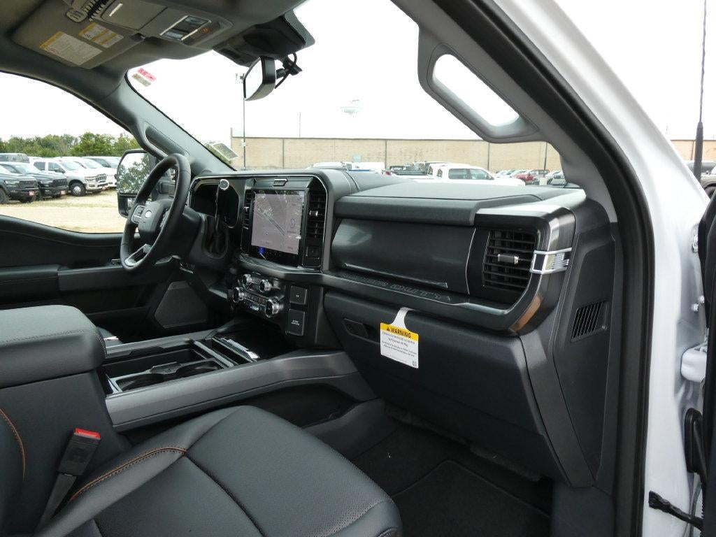 2027 Ford Super Duty F-350 DRW LARIAT 4WD Crew Cab 8' Box