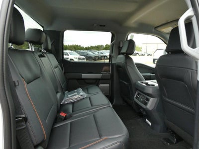 2027 Ford Super Duty F-350 DRW LARIAT 4WD Crew Cab 8' Box
