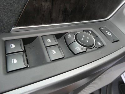 2027 Ford Super Duty F-350 DRW LARIAT 4WD Crew Cab 8' Box