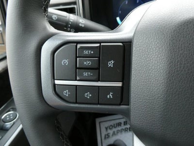 2027 Ford Super Duty F-350 DRW LARIAT 4WD Crew Cab 8' Box