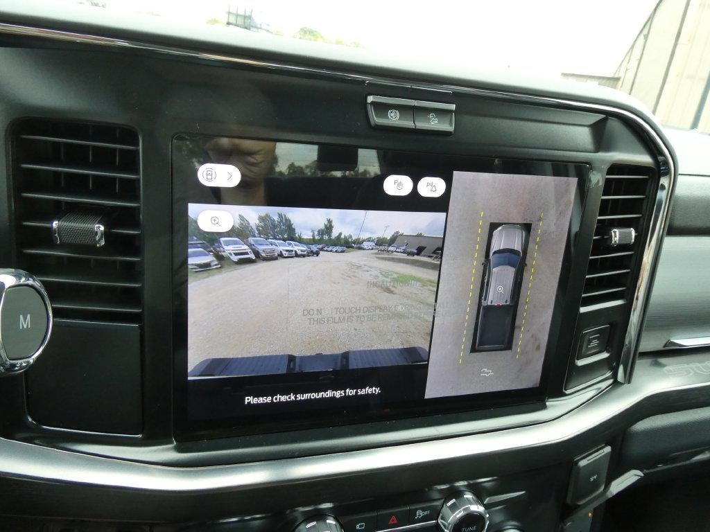 2027 Ford Super Duty F-350 DRW LARIAT 4WD Crew Cab 8' Box