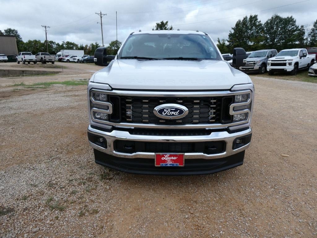 2027 Ford Super Duty F-350 DRW LARIAT 4WD Crew Cab 8' Box