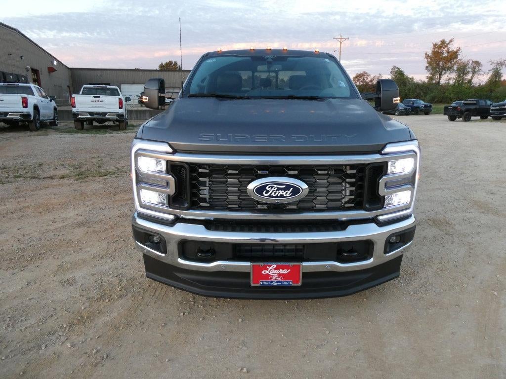 2027 Ford Super Duty F-350 DRW LARIAT 4WD Crew Cab 8' Box