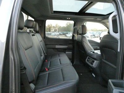 2027 Ford Super Duty F-350 DRW LARIAT 4WD Crew Cab 8' Box