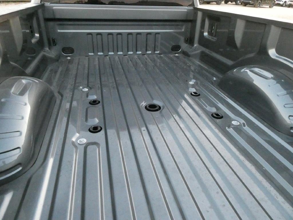 2027 Ford Super Duty F-350 DRW LARIAT 4WD Crew Cab 8' Box