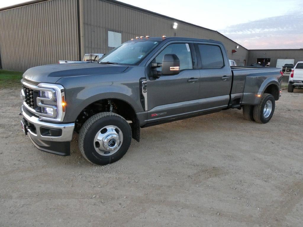 2027 Ford Super Duty F-350 DRW LARIAT 4WD Crew Cab 8' Box