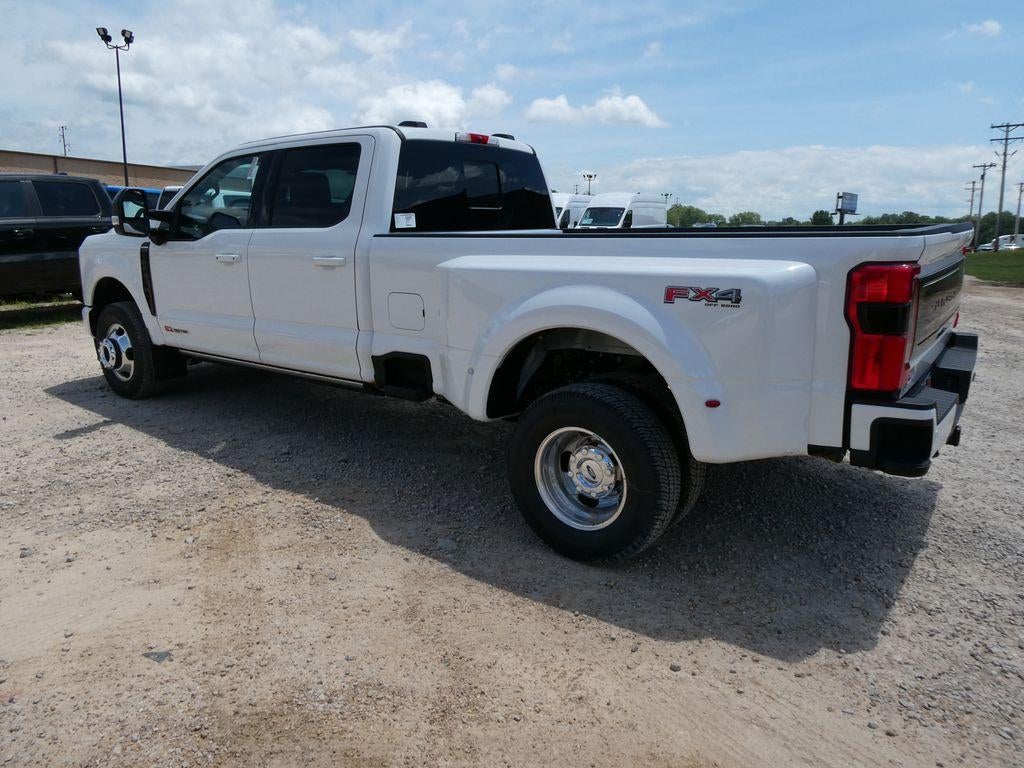 2026 Ford Super Duty F-350 DRW Platinum 4WD Crew Cab 8' Box