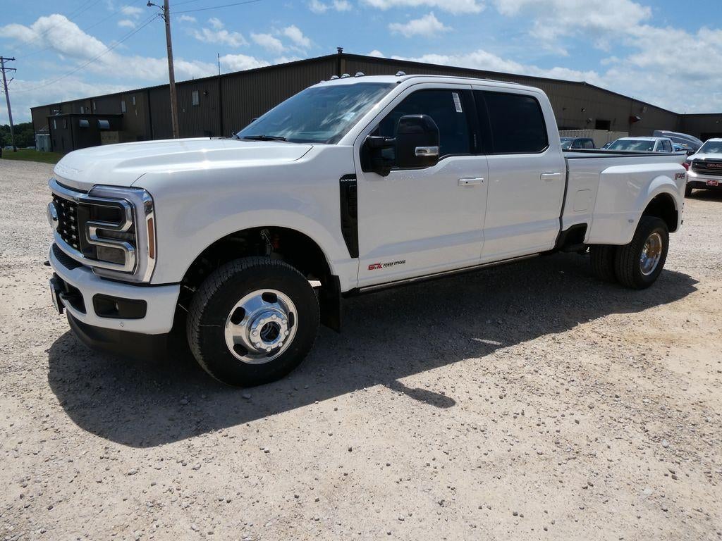 2026 Ford Super Duty F-350 DRW Platinum 4WD Crew Cab 8' Box