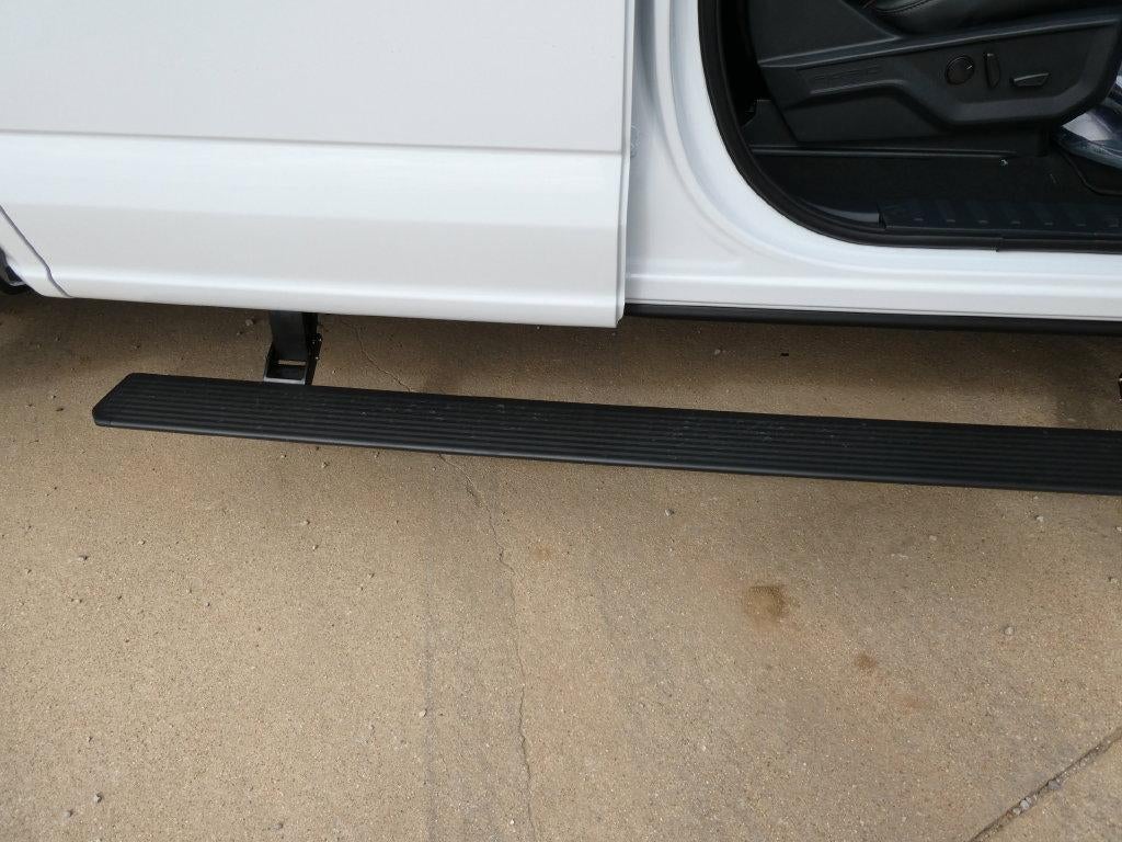 2027 Ford Super Duty F-350 DRW LARIAT 4WD Crew Cab 8' Box