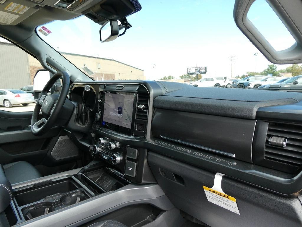 2027 Ford Super Duty F-350 DRW LARIAT 4WD Crew Cab 8' Box