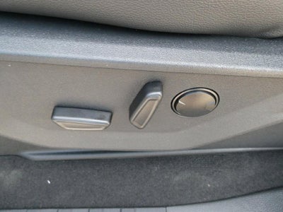 2027 Ford Super Duty F-350 DRW LARIAT 4WD Crew Cab 8' Box
